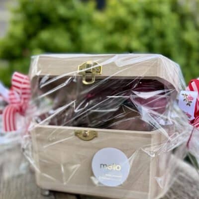 Houten kistje "een zoen voor  elke keer dat jij er voor me was" + 8 maxi chocolade zoenen